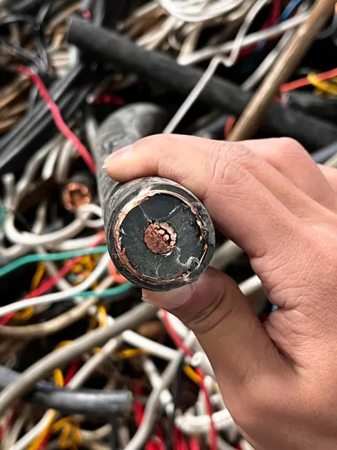 中線（硬）（電線電纜）