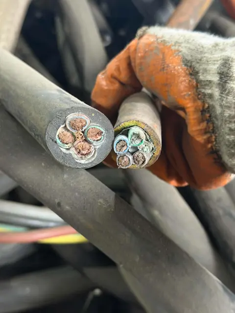中線（軟）（電線電纜）